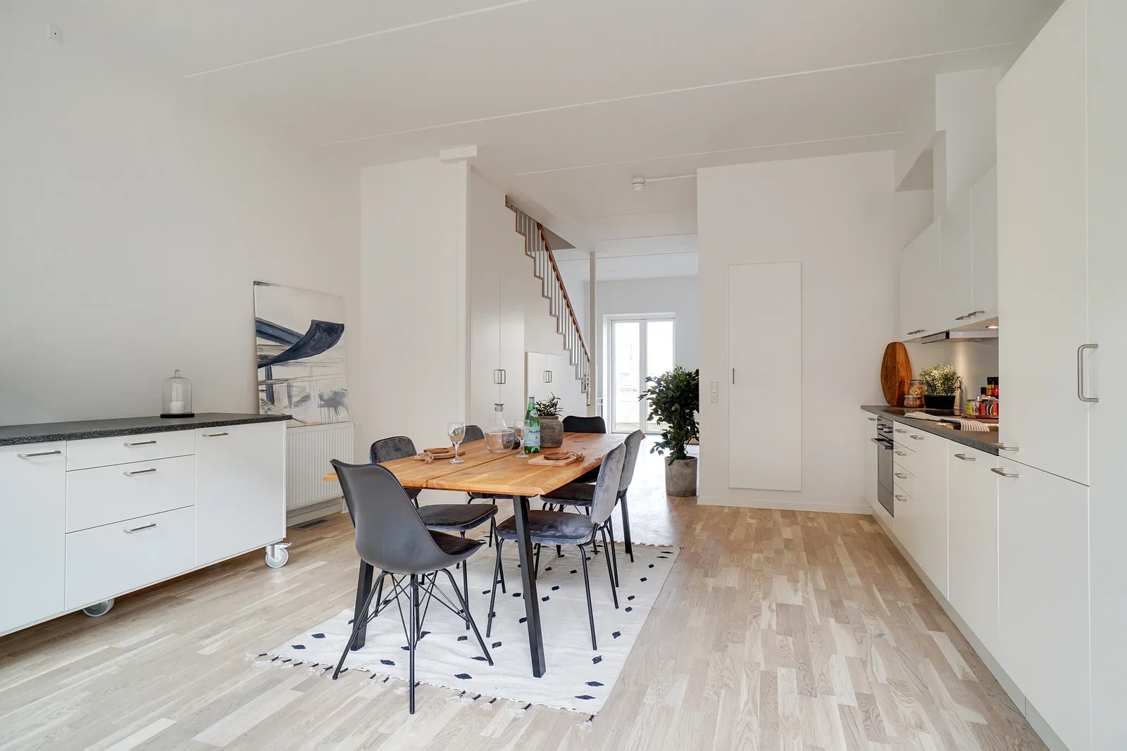 apartment 5-værelses lejlighed med altan og fællesarealer