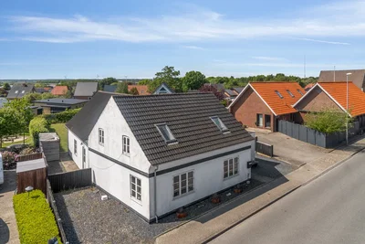 Rummeligt 6-værelses familiehus på 180 m2 i Tjæreborg med stor have og solrig terrasse - Vestre Strandvej, Tjæreborg - 2