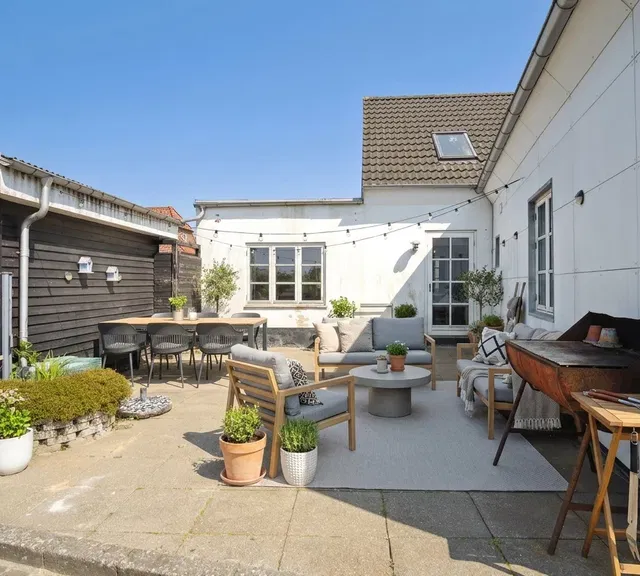 apartment Rummeligt 6-værelses familiehus på 180 m2 i Tjæreborg med stor have og solrig terrasse