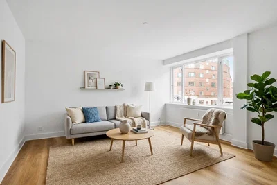 Nyrenoveret 3-værelses på 106 m2 midt i byen – moderne køkken, gæstetoilet og bykig - Vesterbro, Aalborg - 2