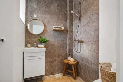 Nyrenoveret 3-værelses på 106 m2 midt i byen – moderne køkken, gæstetoilet og bykig - Vesterbro, Aalborg - 3