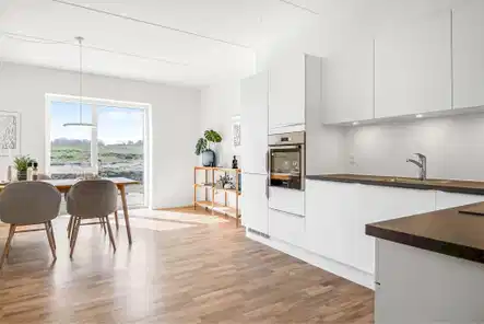 townhouse Lyst 3-værelses rækkehus med terrasse i Årslev