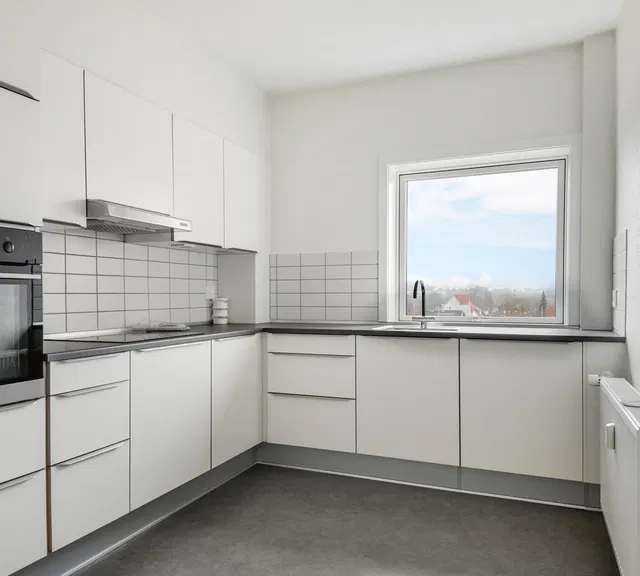 apartment Lækker 5 værelses bolig i Vejgård med altan og udsigt til park