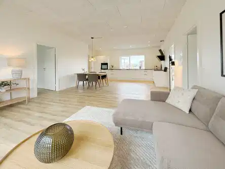 apartment Rummelig 4-værelses lejlighed i stille kvarter