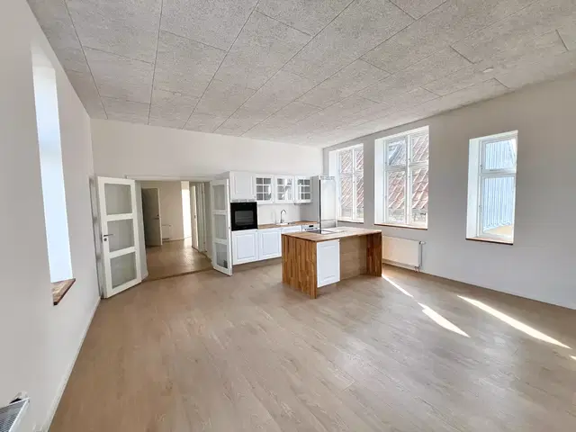 apartment Lys, delevenlig 4-værelses på 98 m2 Flot ny og lækker luksus.