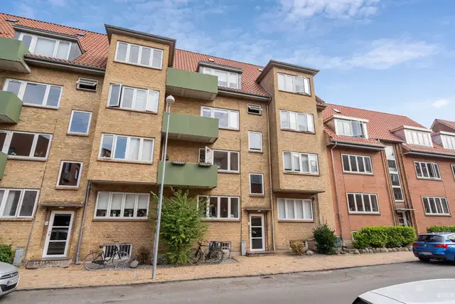 apartment Møbleret centrumslejlighed med to altaner