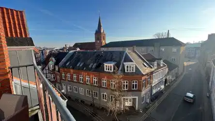 apartment Penthouse with a large south-facing balcony and a view of the lake