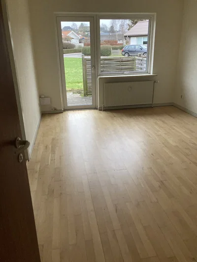 Lys 2-værelses i stueplan med terrasse og parkering – 43 m2 - Uglebjergvej, Aarup - 4