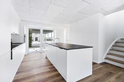 Moderne rækkehus i Klarup med carport - Lodsholmvej, Klarup - 3
