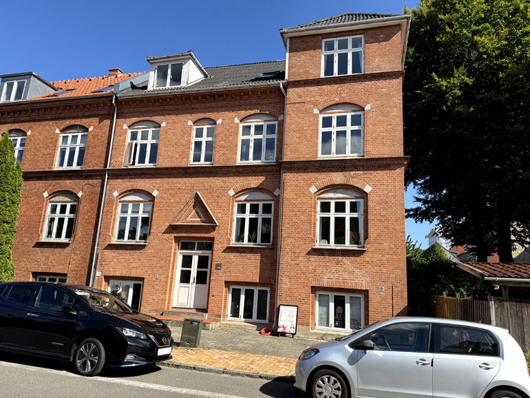 apartment Lys 2-værelses lejlighed centralt i Odense