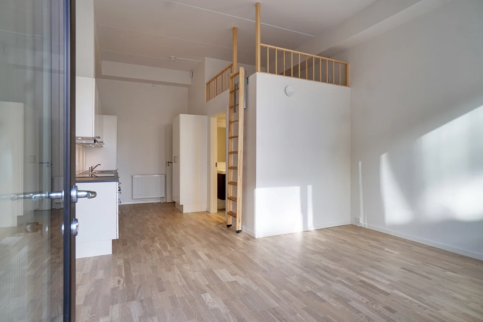 apartment 1-værelses lejlighed med altan og fællesarealer