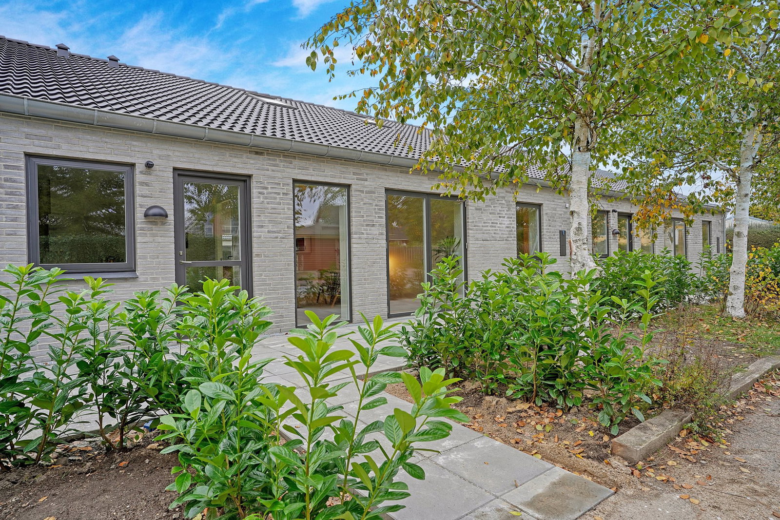 townhouse Rækkehus med for- og baghave og åben køkkenløsning