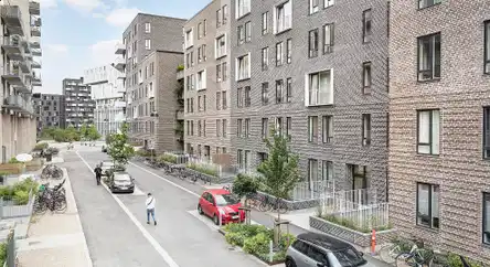 apartment Bright 5-room apartment with a large balcony facing the courtyard