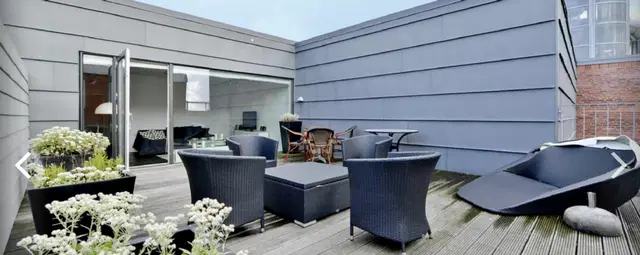 apartment Nyrenoveret penthouse med stor tagterrasse .