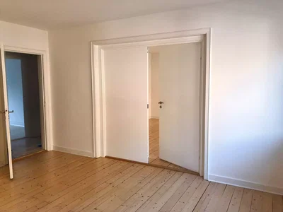 Lys 4-værelses på 93 m2 med separat køkken – delevenlig og opvaskemaskine - Læsøgade, Aalborg - 1