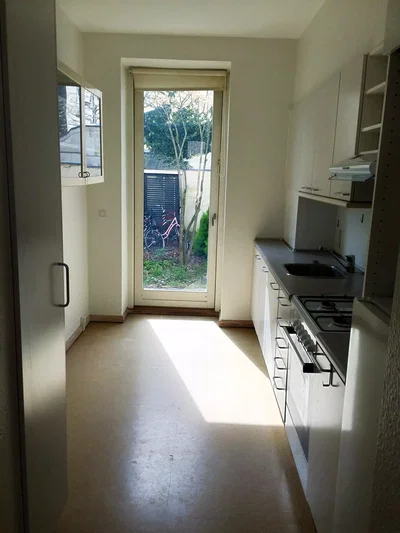 Lys 2-værelses på 57 m2 med separat køkken med opvaskemaskine og udgang til grøn gård - Østerbro, Aalborg - 1