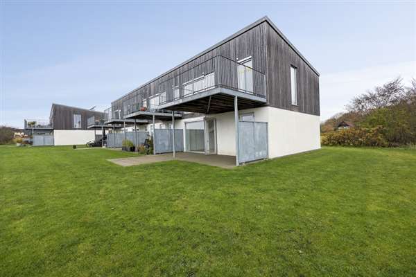 townhouse Family-friendly rental home of 98 m² in Gjøl