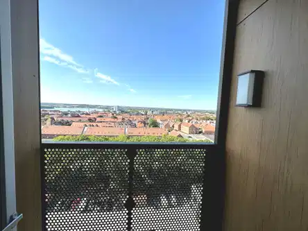 apartment Bright and new apartment 132 m² with rooftop terrace view