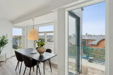 apartment Bright 4-room apartment with private roof terrace on Amager