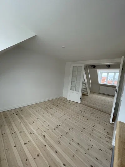 Lys og charmerende bolig med hems i Aalborg - Rantzausgade, Aalborg - 3