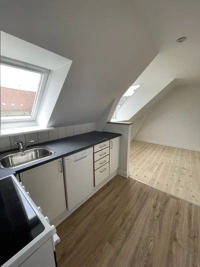 Lys og charmerende bolig med hems i Aalborg - Rantzausgade, Aalborg - 2