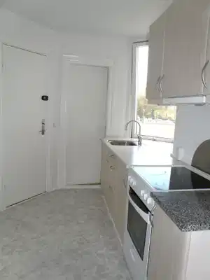 apartment Newly renovated 2-room apartment with balcony near the city center