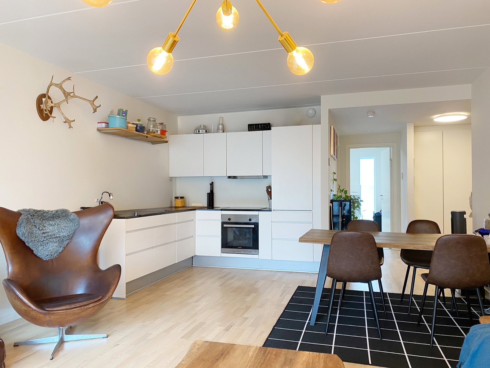 apartment Lys 2-værelses lejlighed med terrasse og gulvvarme