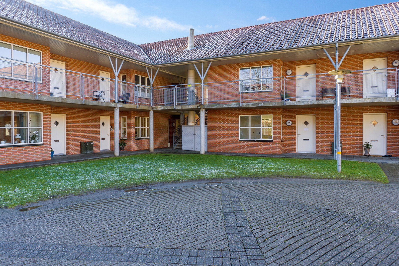 apartment Seniorvenlig 2-værelses lejlighed med altan i Odense SV