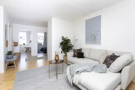 apartment 4-værelses lejlighed med rummelig stue og køkken