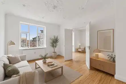 apartment Charmerende 3-værelses med karnap og stuk – 77 m²