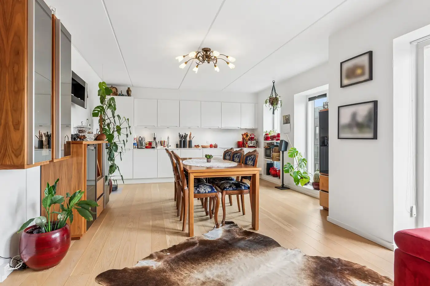 apartment Family-friendly 4-room apartment with balcony and two bathrooms