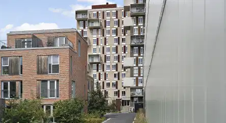 apartment Lys lejlighed med stor forældreafdeling og 2 bad