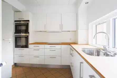 apartment Renoveret stuelejlighed med altan og fine fællesområder