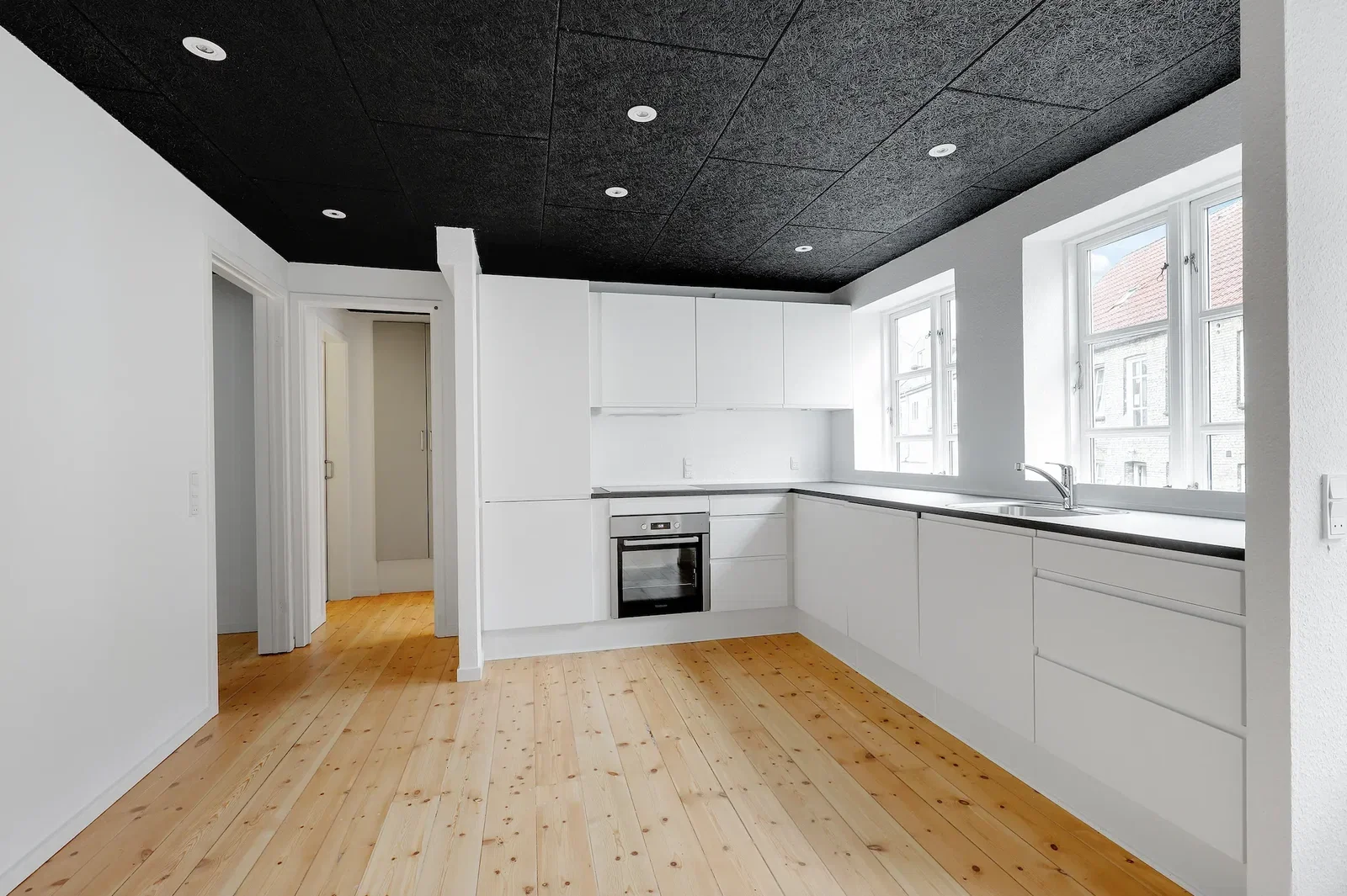 apartment Inviting 4-room apartment of 122 m2 with balcony – suitable for sharing and pets allowed