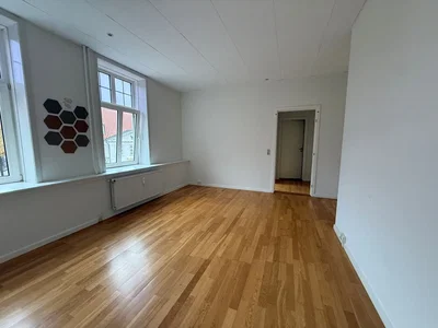 2-room apartment with a small balcony on the pedestrian street - Søndergade, Frederikshavn - 3