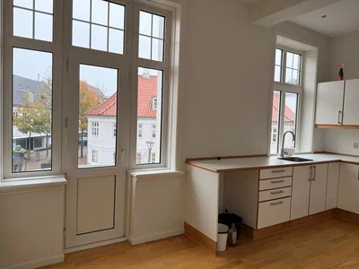 2-room apartment with a small balcony on the pedestrian street - Søndergade, Frederikshavn - 2