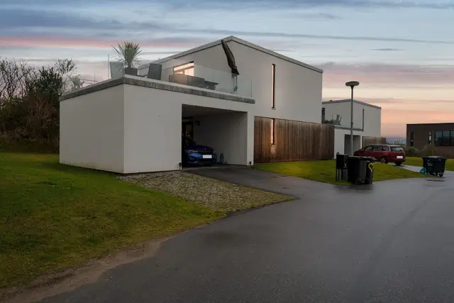 house Bright 5-Room Villa Near the Forest and City