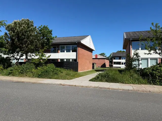 apartment 3-værelses 1. sal med sydvendt altan