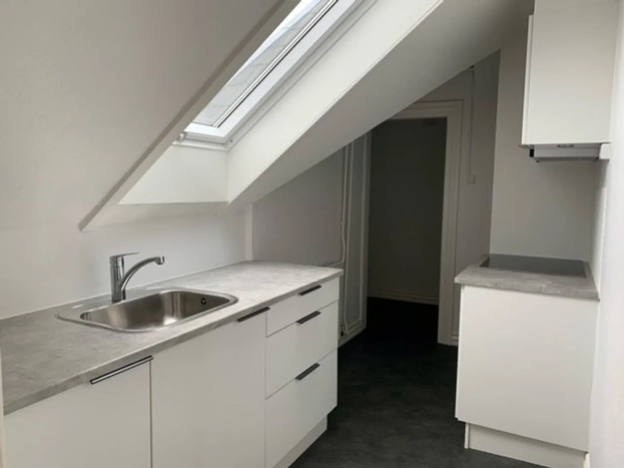 apartment Newly renovated 3-room apartment on the 3rd floor in the pedestrian street