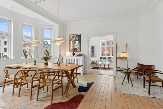 apartment Indflytningsklar herskabslejlighed med altan og lys