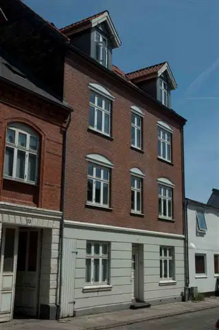apartment Lys 3-værelses lejlighed centralt med lille terrasse
