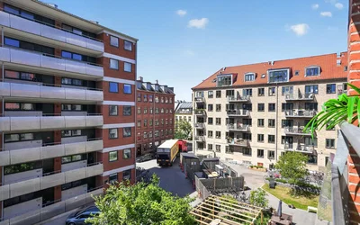 Møbleret lejlighed med elevator og stor privat altan - Tagensvej, København N - 1