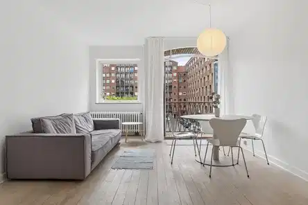apartment Møbleret lys hjørnelejlighed med altaner