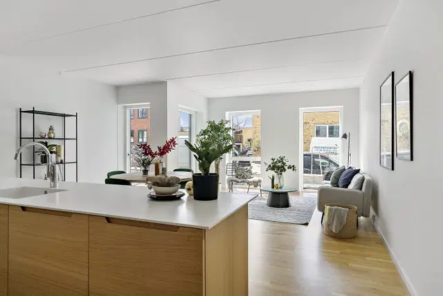 apartment Bright 126 m² apartment with balcony in Valby