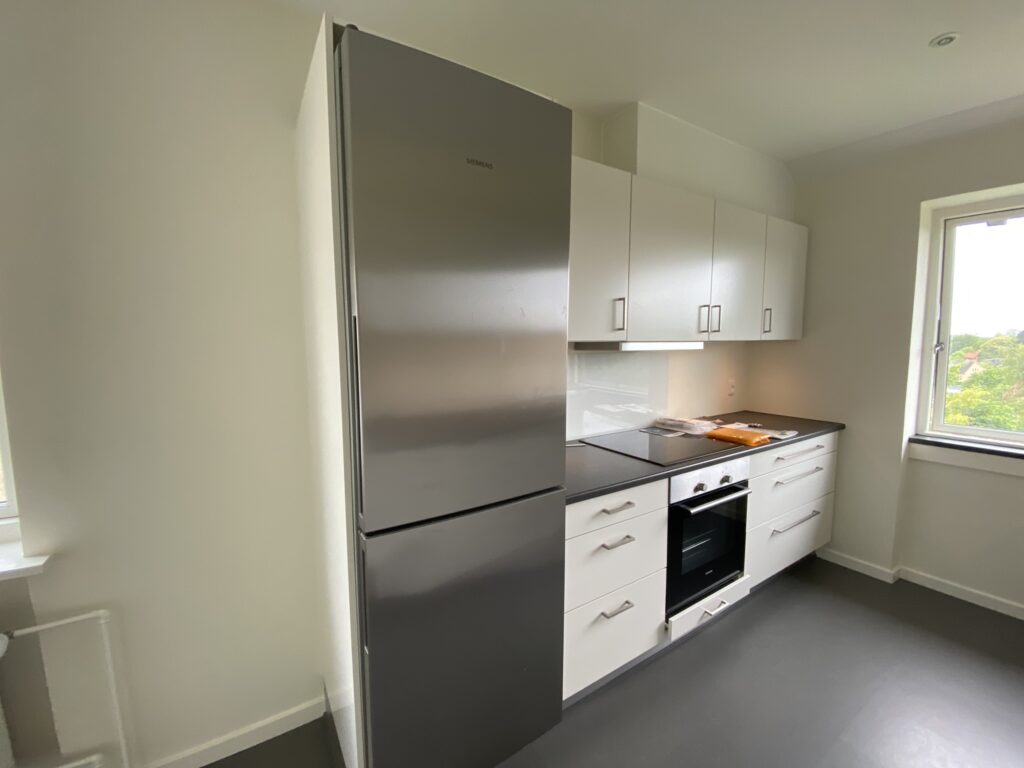 apartment Roommate-friendly 4-room apartment with a large balcony