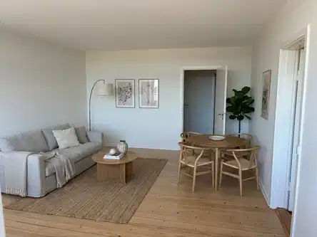 apartment Delevenlig 4 rums bolig med altan i Aalborg SØ!