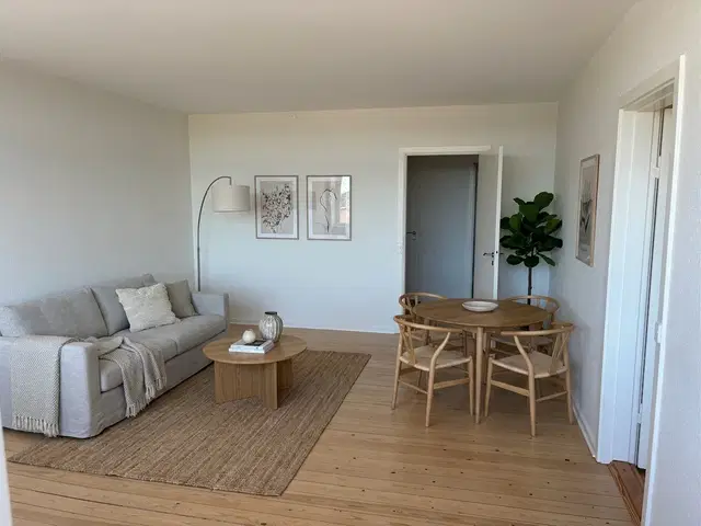 apartment Delevenlig 4 rums bolig med altan i Aalborg SØ!