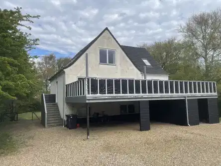 apartment Renoveret og lys 3-værelses på 1. sal