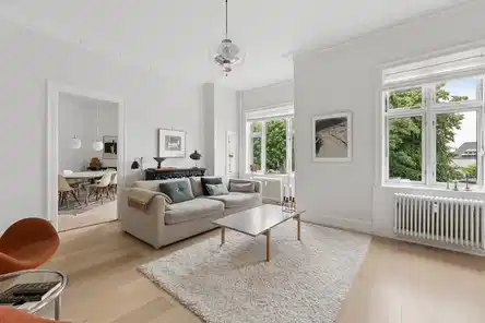 apartment Eksklusiv 4-værelses herskabslejlighed med havkig og to stuer