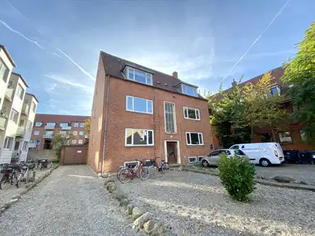 apartment Lys 2-værelses lejlighed i Odense C